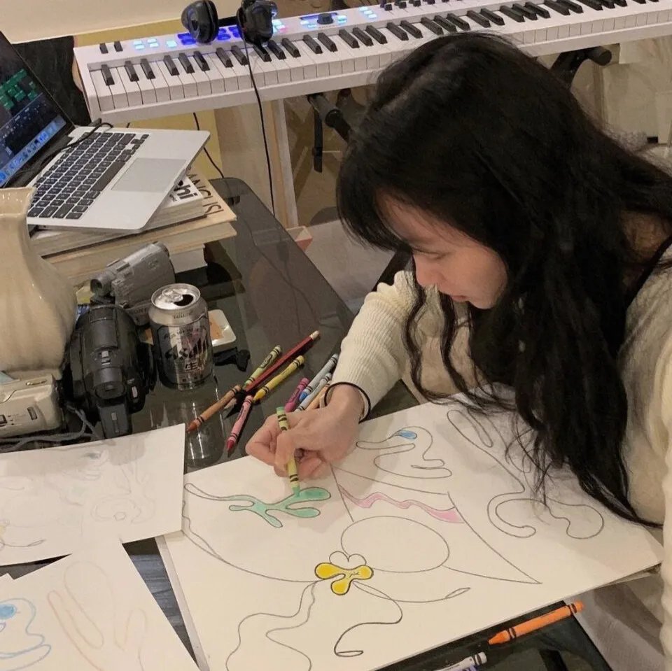 妈妈离我近一点